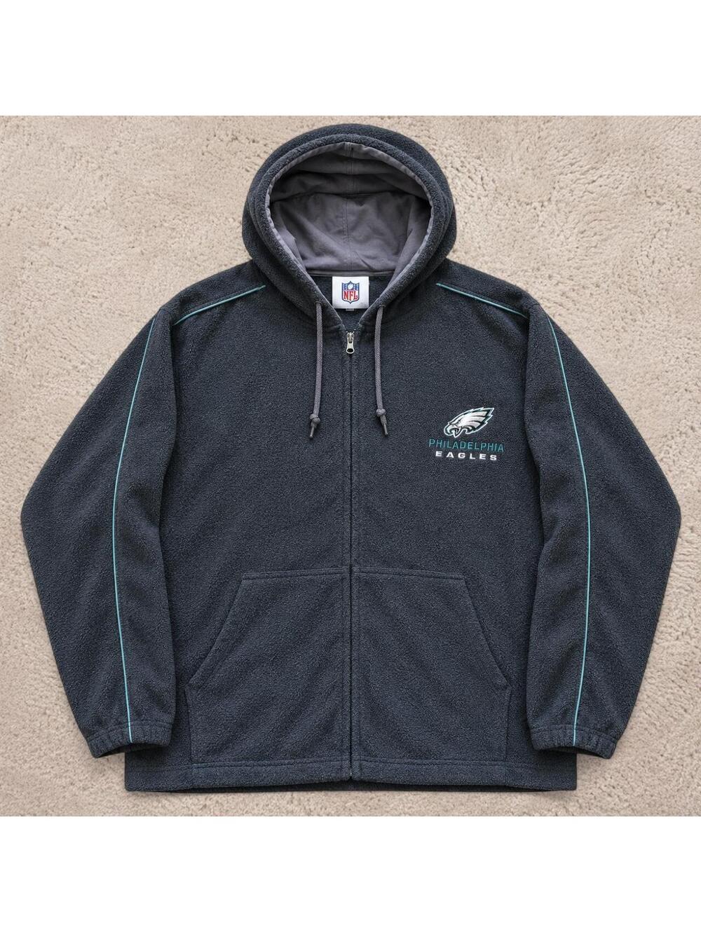 Beautiful vintage early 2000s Philadelphia Eagles fleece zip up hoodie.